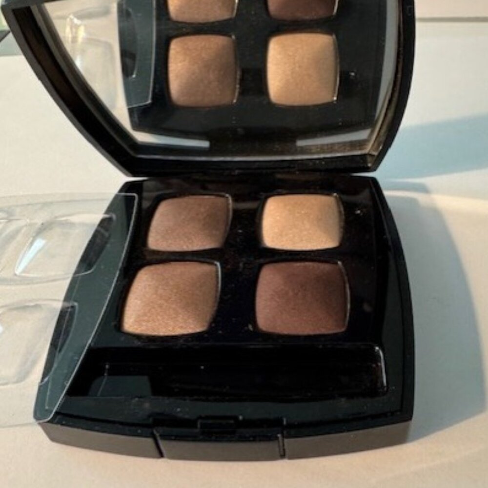 Chanel Les 4 Ombres Eyeshadow Palette in 39 Raffinement